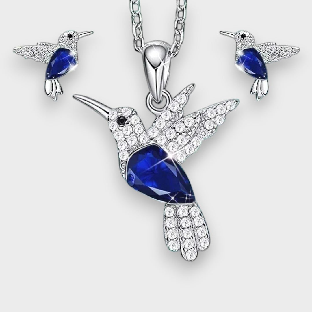 Arzu Melis | Mavi-yeşil kolibri kolye, kısa zincir, şık hediye.