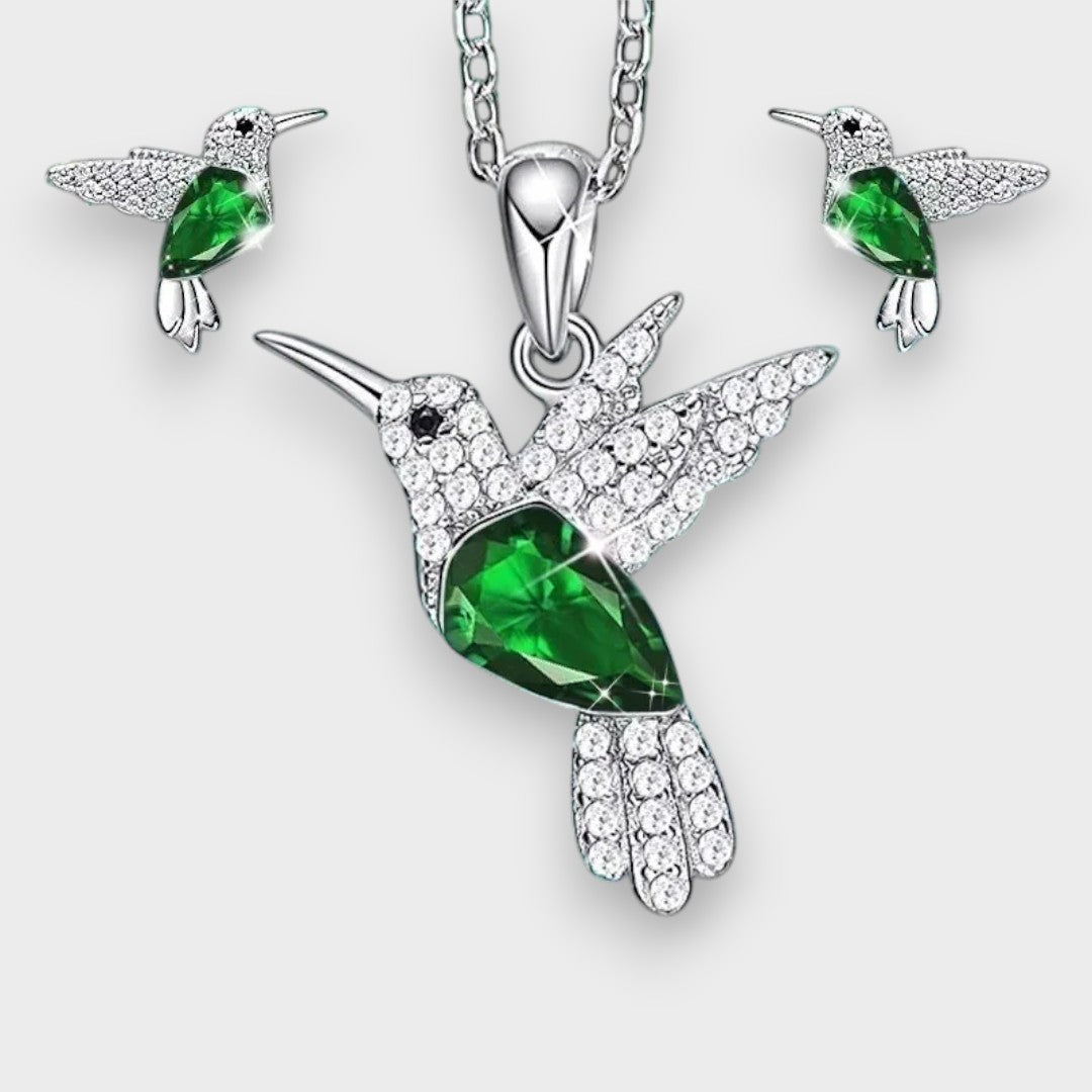 Arzu Melis | Mavi-yeşil kolibri kolye, kısa zincir, şık hediye.