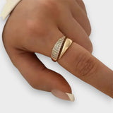 Atahan | Işıltılı taşlı zarif altın yüzük